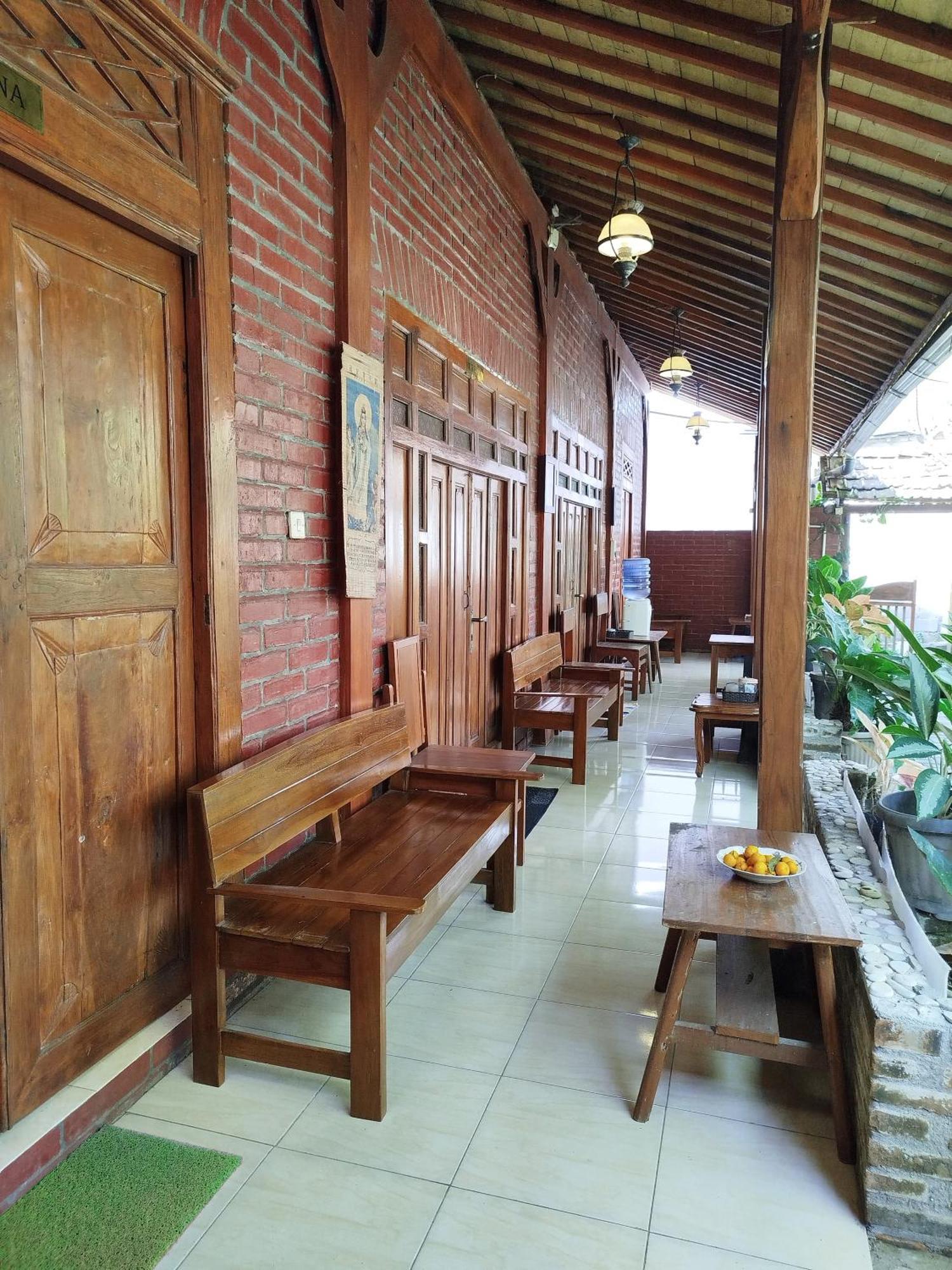 Dapur Ethnic Homestay บันตุล ภายนอก รูปภาพ