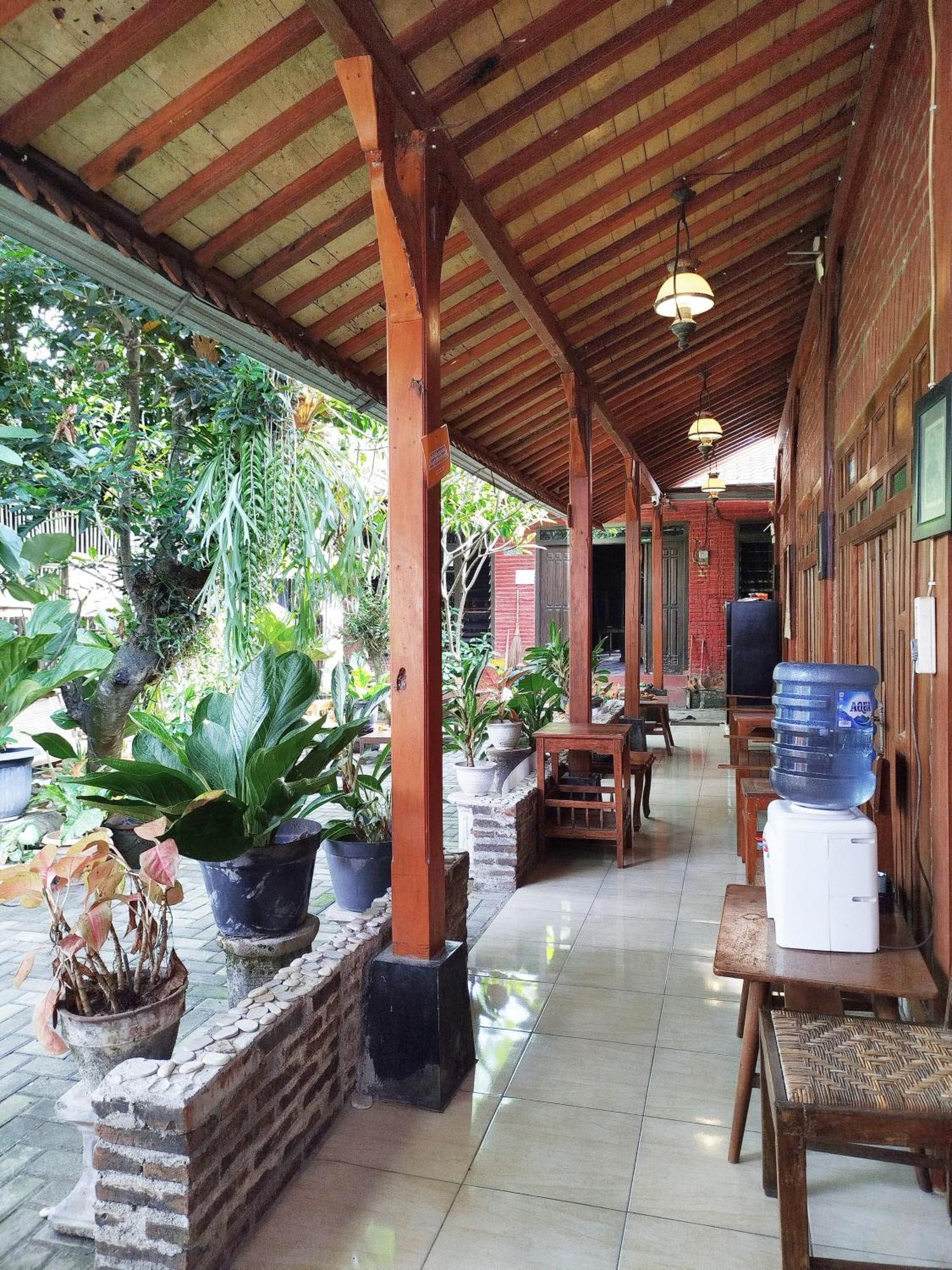 Dapur Ethnic Homestay บันตุล ภายนอก รูปภาพ
